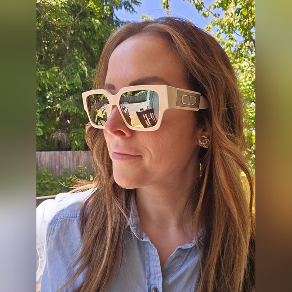 NEW ✨️ EXCLUDED ✨️ Dior Rainbow Mirrored Sunglasses - Picture 3 of 9